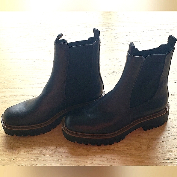 Sam Edelman Laguna Chelsea Boot. Size 7.5 - Picture 4 of 6